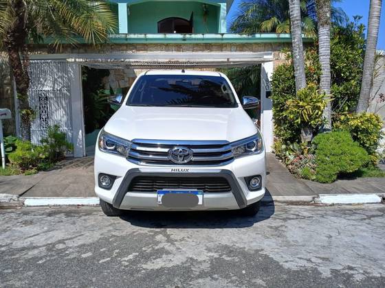 TOYOTA HILUX 2.8 SRX 4X4 CD 16V DIESEL 4P AUTOMÁTICO TOYOTA HILUX 2.8 SRX 4X4 CD 16V DIESEL 4P AUTOMÁTICO